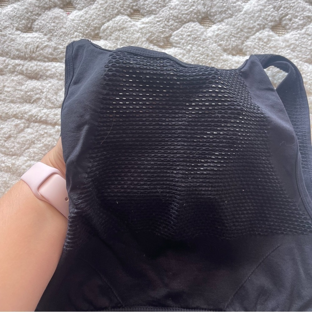 Fabletics Musetta Seamless Sports Bra Black Open Mesh Fabric Women’s medium - Picture 5 of 8